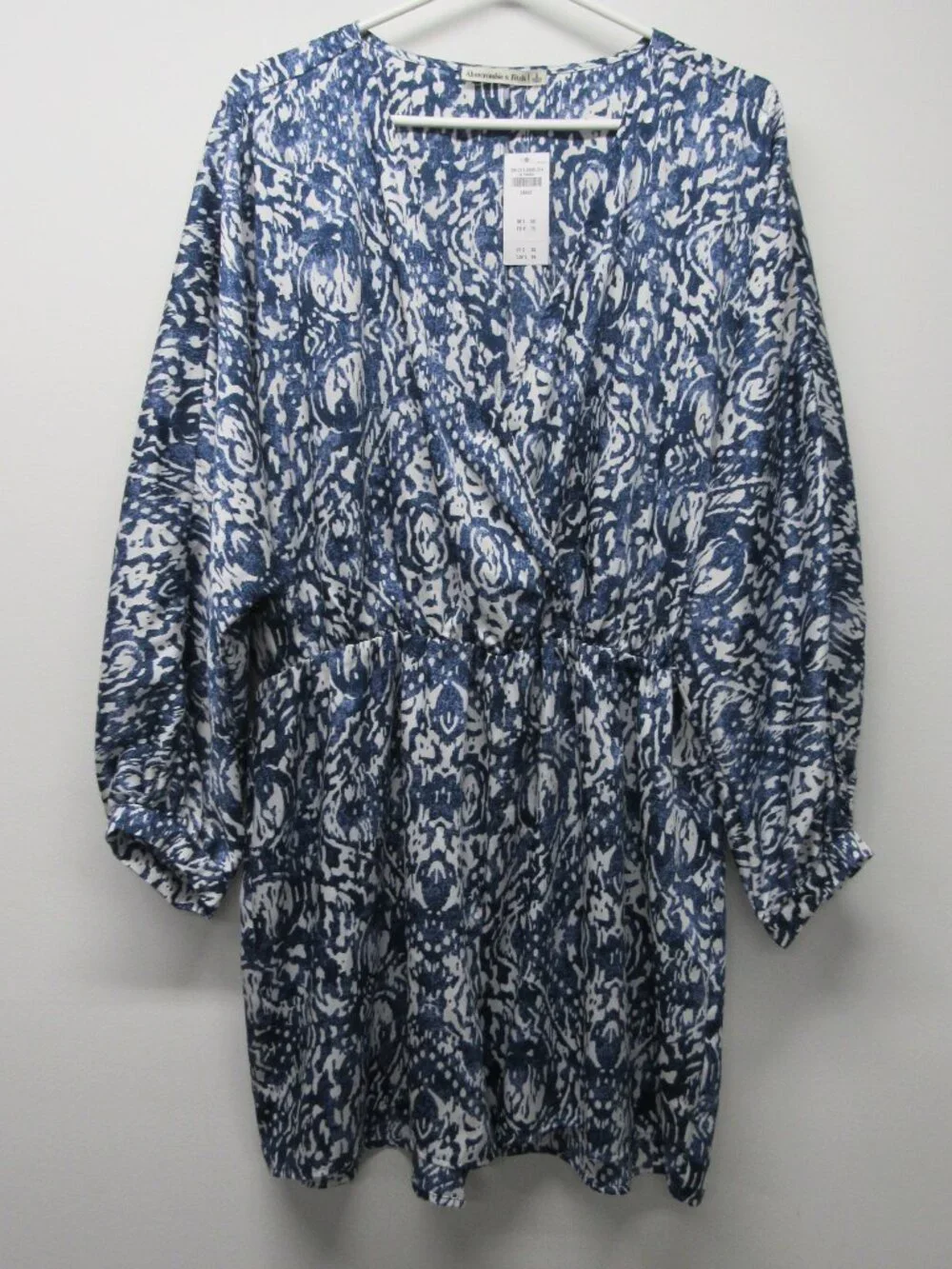 NWT Abercrombie & Fitch Long Sleeve Romper sz L Blue White Ikat Boho Romantic
